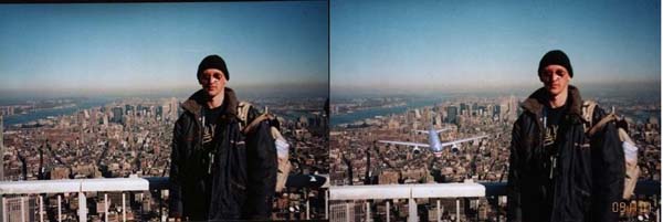 Ένας τουρίστας στέκεται πάνω σε ένα μπαλκόνι σε ένα από τους δίδυμους πύργους στις 09/11/2001. Η ώρα και το αεροπλάνο προστέθηκαν αργότερα.